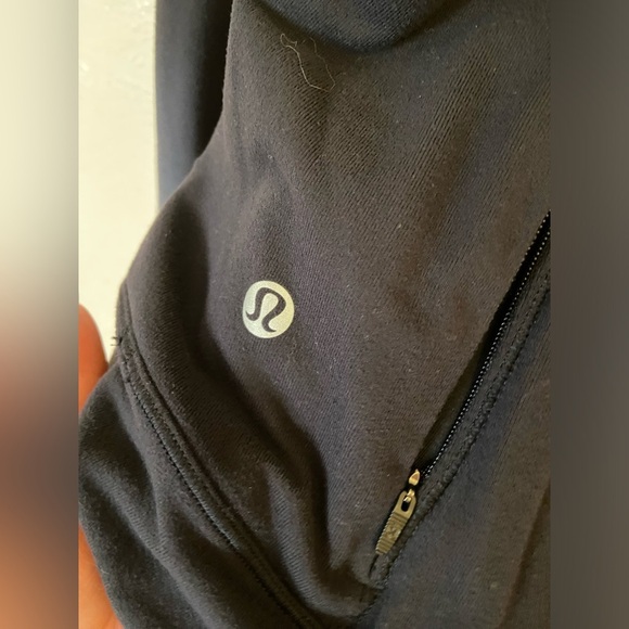 Lululemon sweater - Picture 5 of 9